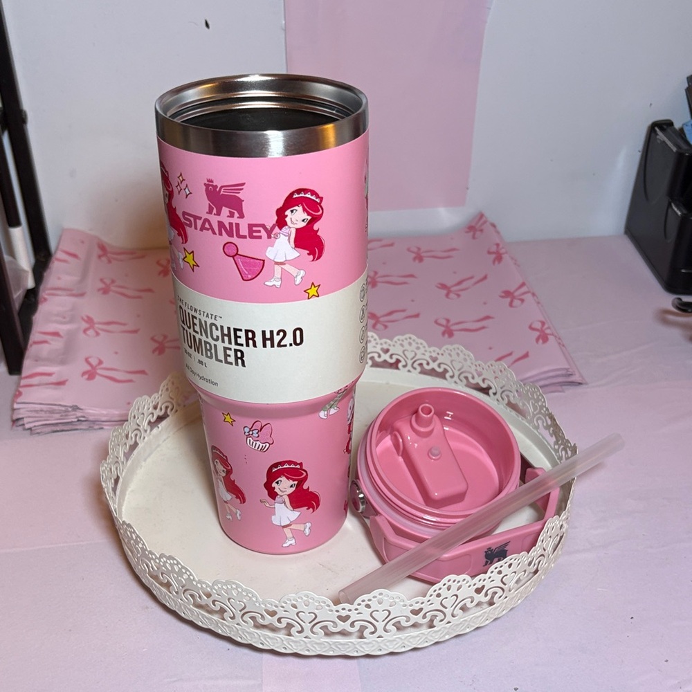 NEW 🩷🩷Stanley Pink Quencher H2.0 Tumbler with Princess Design - Picture 8 of 8